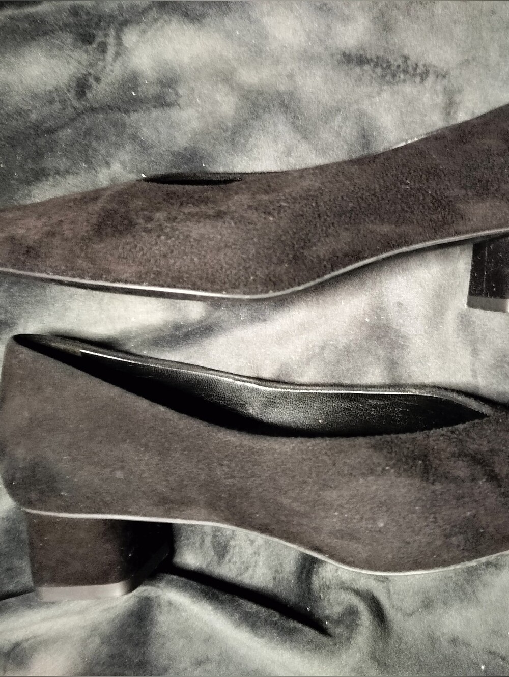 EUC Everlane Black Suede V Pointed Ballet Flats Low Block Heel Italy Made - 6.5 - Picture 4 of 7
